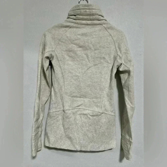 268. Lululemon light grey cotton jacket size 4 - Picture 3 of 5